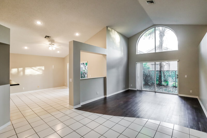 3,325/Mo, 214 NW 117th Way Coral Springs, FL 33071 Living Room View 2