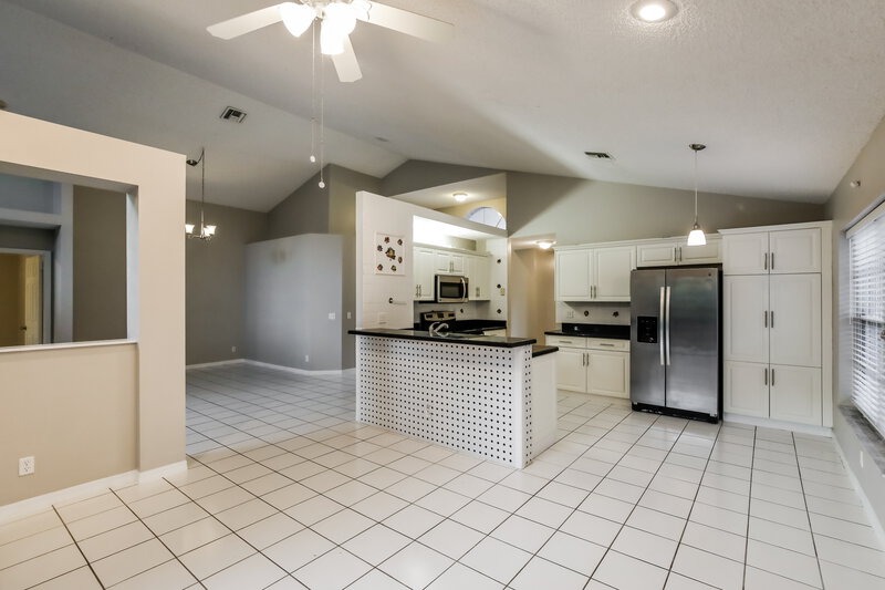3,325/Mo, 214 NW 117th Way Coral Springs, FL 33071 Living Room View 4