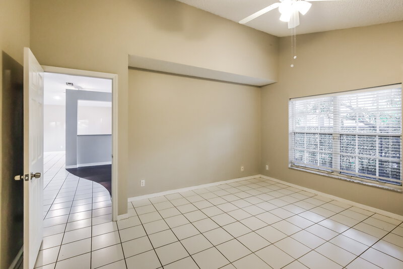 3,325/Mo, 214 NW 117th Way Coral Springs, FL 33071 Living Room View 5