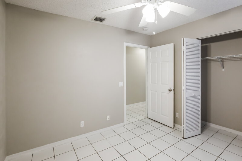 3,325/Mo, 214 NW 117th Way Coral Springs, FL 33071 Bedroom View