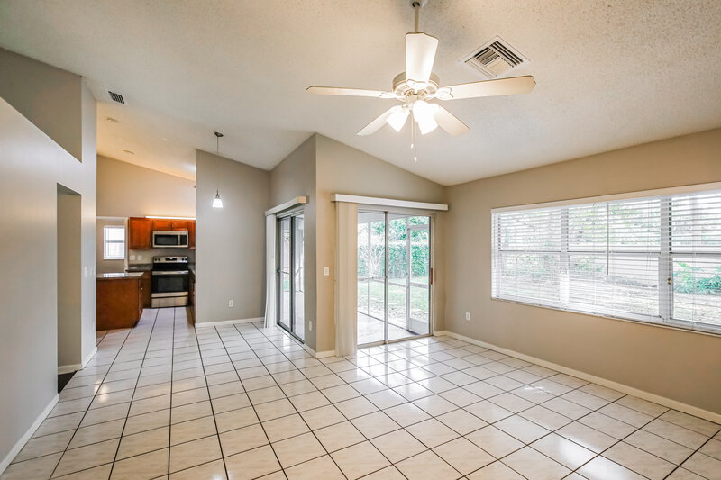 3,600/Mo, 4533 NW 88th Ter Coral Springs, FL 33065 Family Room View 2