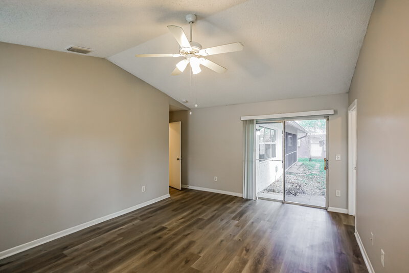 3,600/Mo, 4533 NW 88th Ter Coral Springs, FL 33065 Main Bedroom View 2