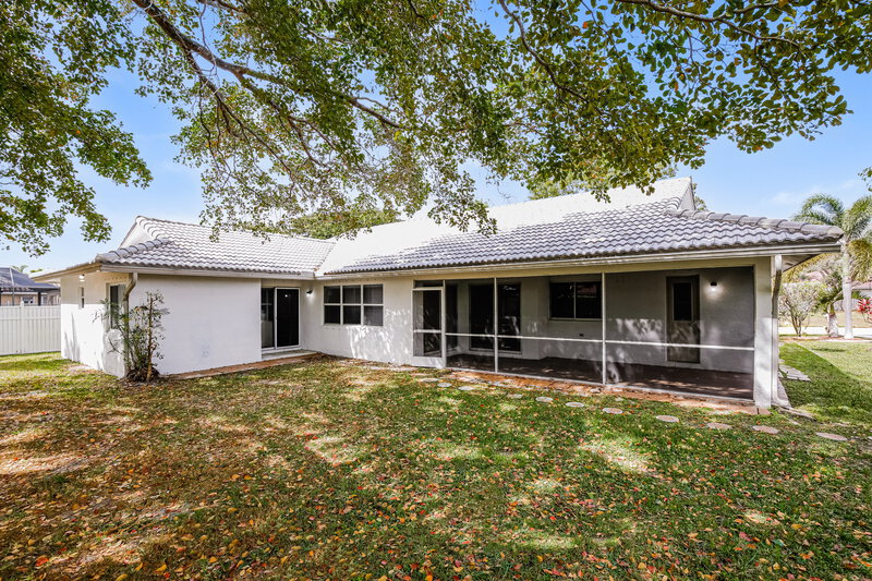 3,600/Mo, 4533 NW 88th Ter Coral Springs, FL 33065 Rear View