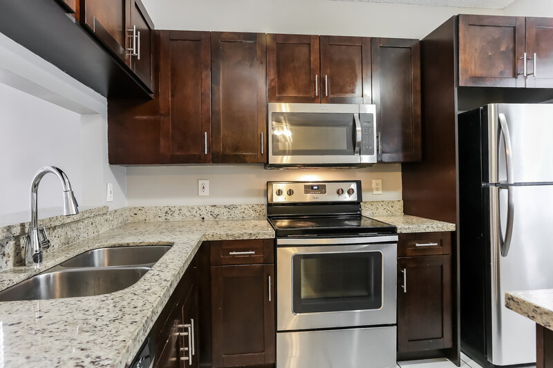 3,895/Mo, 15400 SW 51st Mnr Davie, FL 33331 Kitchen View 2