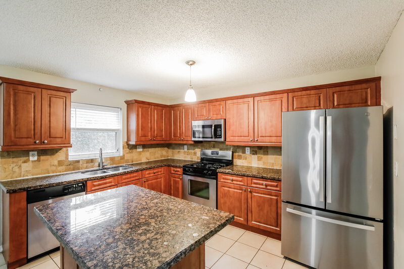 3,560/Mo, 9079 SW 157th Ct Miami, FL 33196 Kitchen View