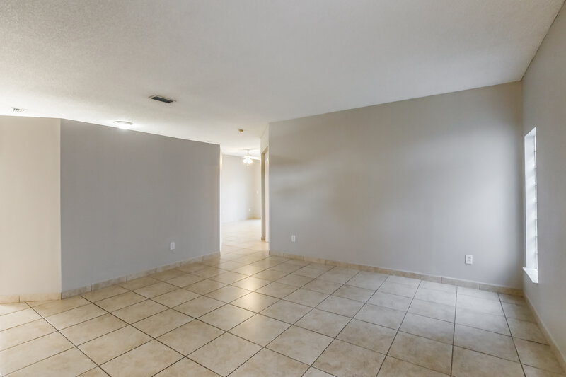 3,195/Mo, 1235 NW 192nd Way Pembroke Pines, FL 33029 Misc View