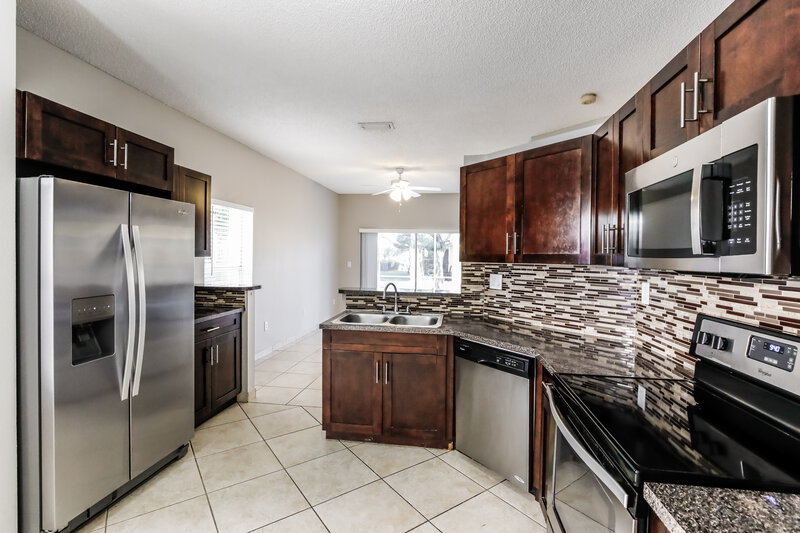 3,195/Mo, 1235 NW 192nd Way Pembroke Pines, FL 33029 Misc View 6