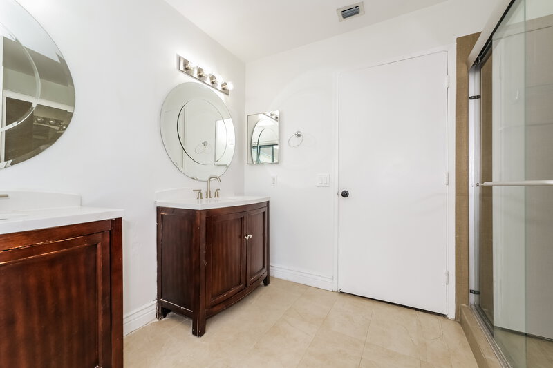 3,835/Mo, 21020 Woodspring Ave Boca Raton, FL 33428 Main Bathroom View