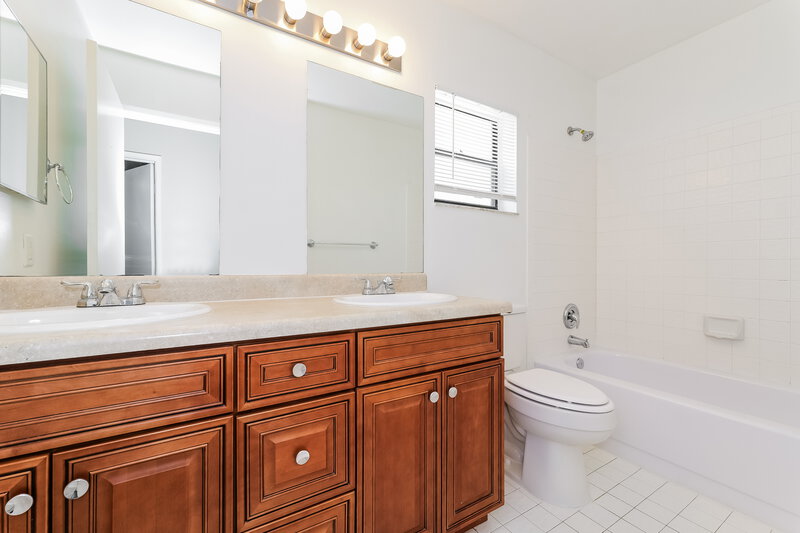 3,835/Mo, 21020 Woodspring Ave Boca Raton, FL 33428 Bathroom View