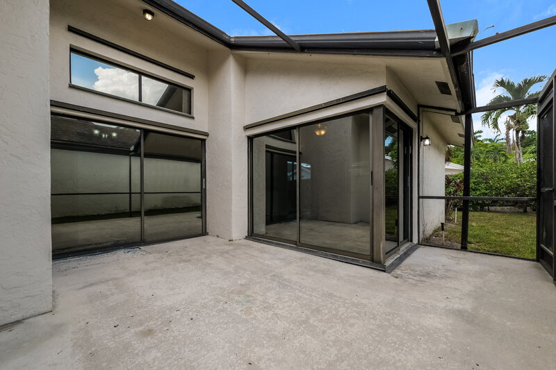 3,835/Mo, 21020 Woodspring Ave Boca Raton, FL 33428 Patio View