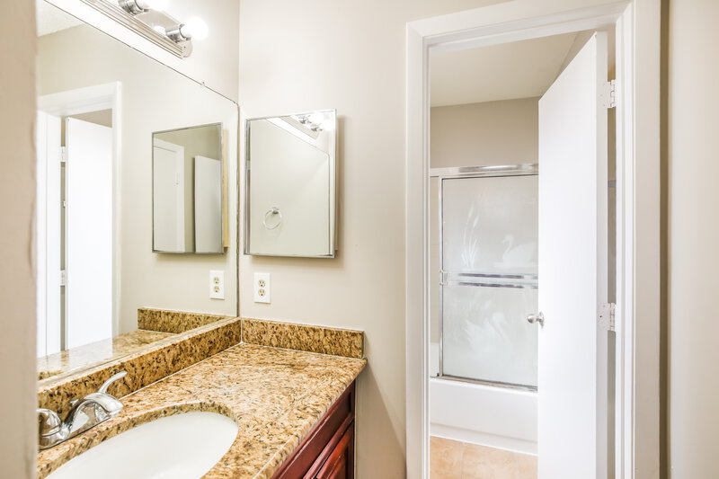 3,130/Mo, 6701 Fern St Margate, FL 33063 Bathroom View