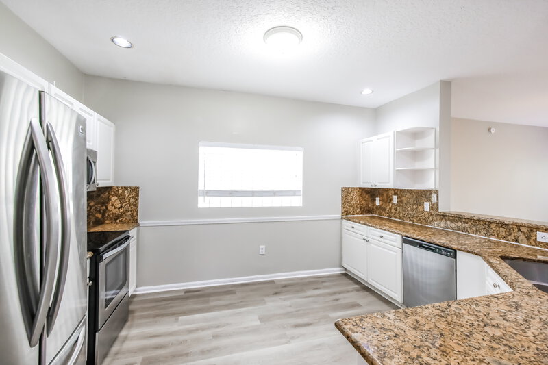 3,900/Mo, 1117 NW 97th Dr Coral Springs, FL 33071 Kitchen View