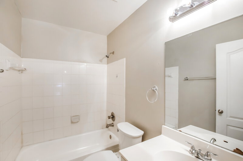 3,900/Mo, 1117 NW 97th Dr Coral Springs, FL 33071 Bathroom View