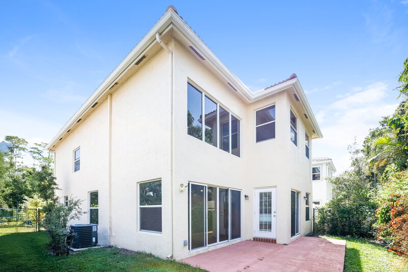3,900/Mo, 1117 NW 97th Dr Coral Springs, FL 33071 Rear View