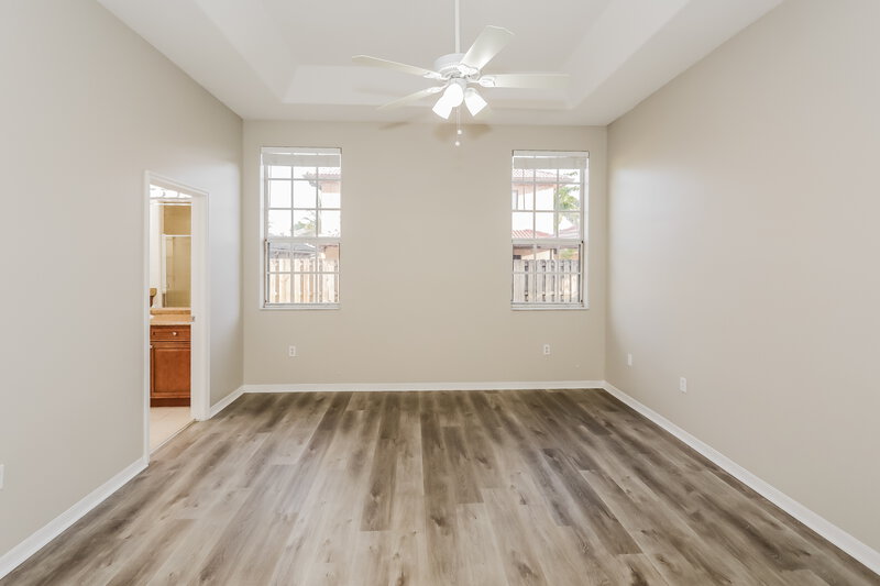 3,330/Mo, 15302 SW 35th Ter Miami, FL 33185 Main Bedroom View