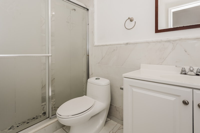 3,330/Mo, 15302 SW 35th Ter Miami, FL 33185 Bathroom View