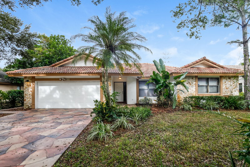 3,760/Mo, 3820 NW 72nd Dr Coral Springs, FL 33065 External View
