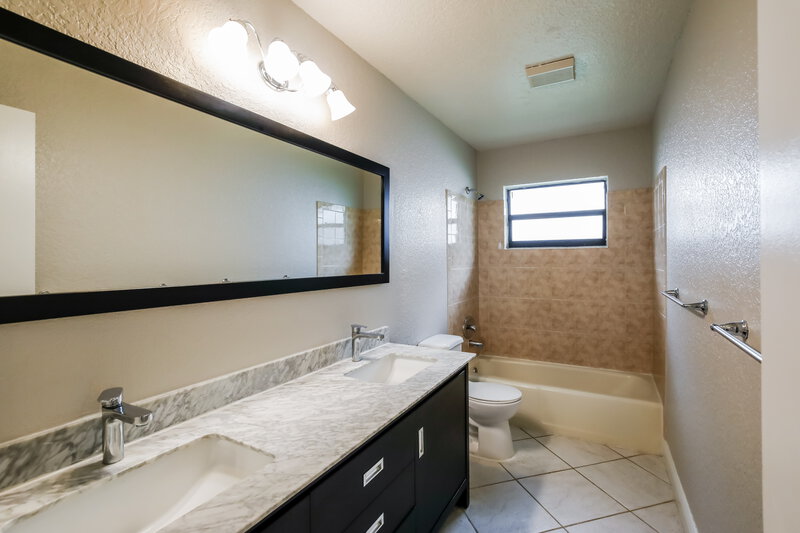 3,760/Mo, 3820 NW 72nd Dr Coral Springs, FL 33065 Bathroom View