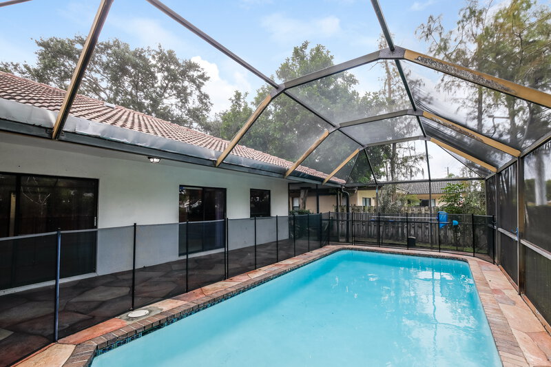 3,760/Mo, 3820 NW 72nd Dr Coral Springs, FL 33065 Pool View