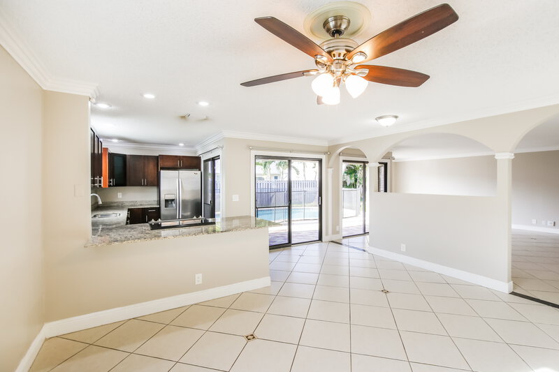 3,990/Mo, 11235 NW 43rd Pl Coral Springs, FL 33065 Dining Room View 2