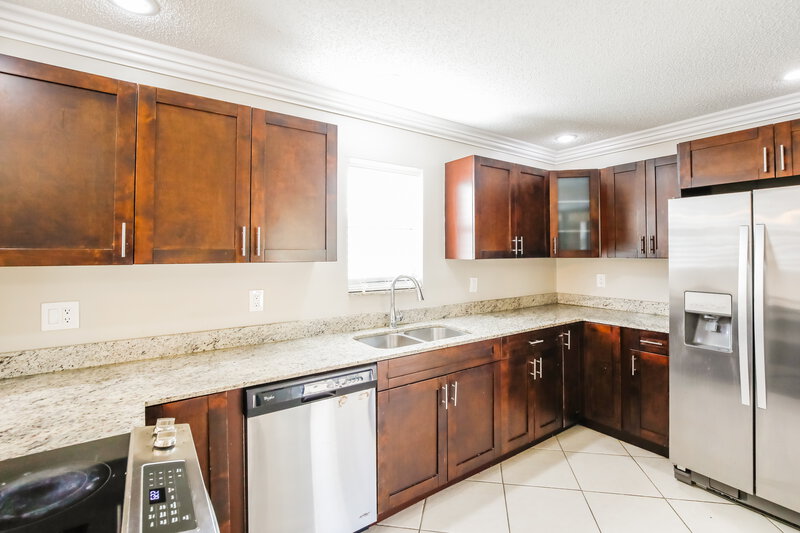 3,990/Mo, 11235 NW 43rd Pl Coral Springs, FL 33065 Kitchen View