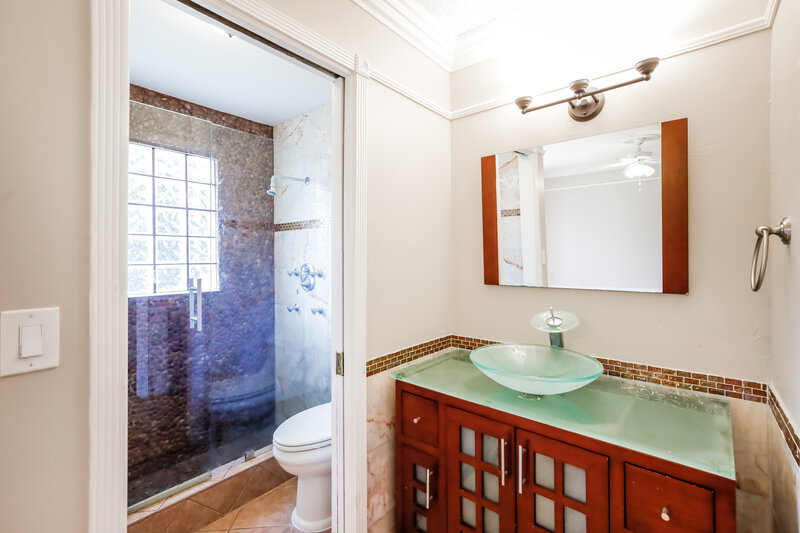 3,990/Mo, 11235 NW 43rd Pl Coral Springs, FL 33065 Main Bathroom View