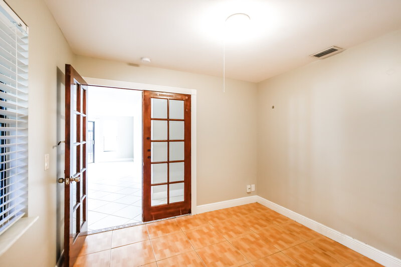 3,990/Mo, 11235 NW 43rd Pl Coral Springs, FL 33065 Bedroom View