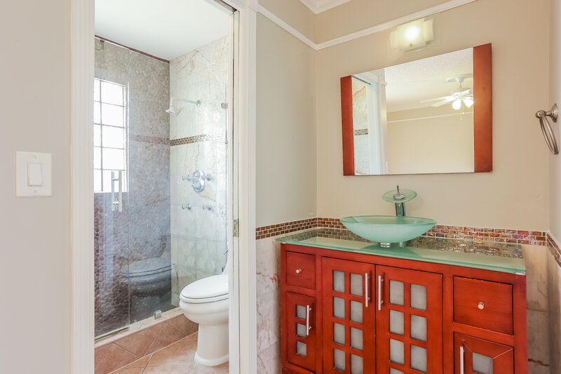 3,875/Mo, 11235 NW 43rd Pl Coral Springs, FL 33065 Main Bathroom View