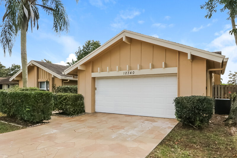 3,605/Mo, 12340 Old Country Rd S Wellington, FL 33414 Front View