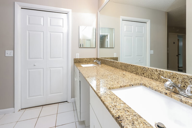 3,605/Mo, 12340 Old Country Rd S Wellington, FL 33414 Main Bathroom View 2