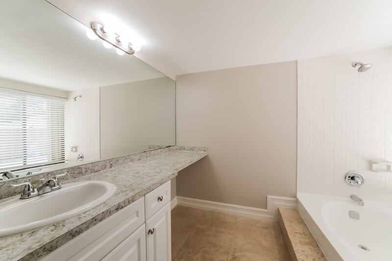 5,120/Mo, 12762 SW 116th Ter Miami, FL 33186 Main Bathroom View