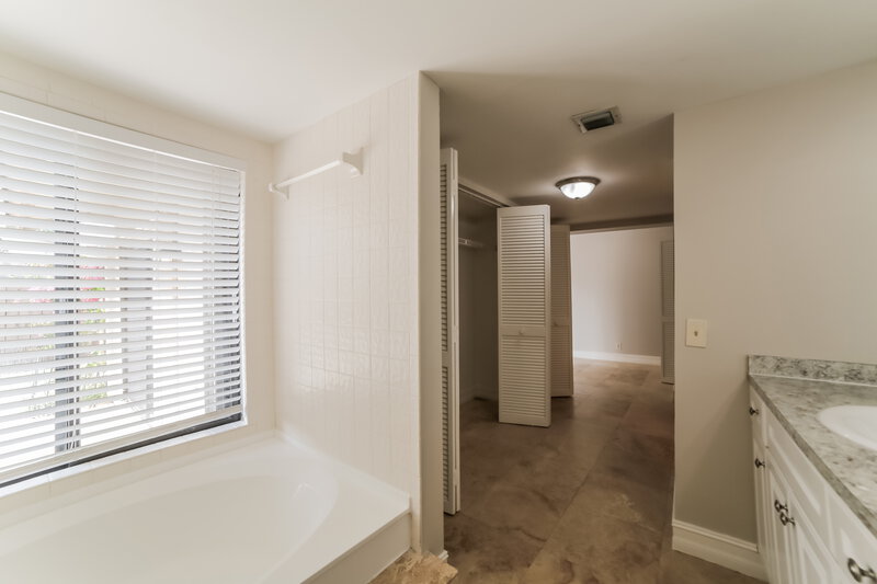 5,120/Mo, 12762 SW 116th Ter Miami, FL 33186 Main Bathroom View 2