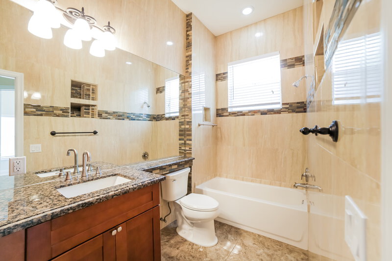 3,385/Mo, 7770 Highlands Cir Margate, FL 33063 Bathroom View