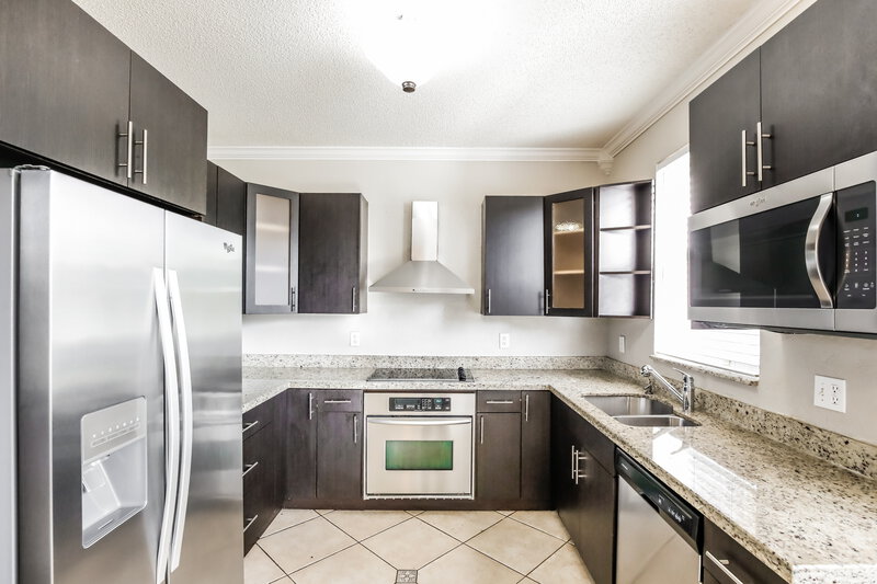 3,520/Mo, 1449 NW 153rd Ave Pembroke Pines, FL 33028 Kitchen View