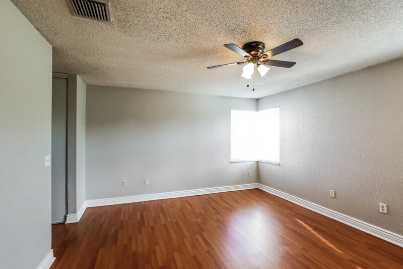 3,520/Mo, 1449 NW 153rd Ave Pembroke Pines, FL 33028 Main Bedroom View