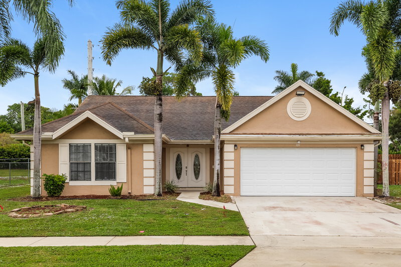 2,785/Mo, 108 Sherwood Dr Royal Palm Beach, FL 33411 External View