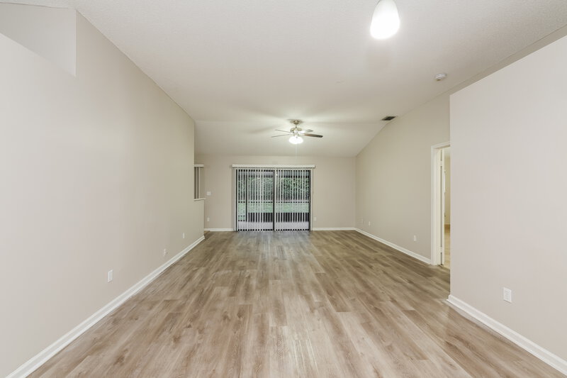 2,785/Mo, 108 Sherwood Dr Royal Palm Beach, FL 33411 Living Room View 2