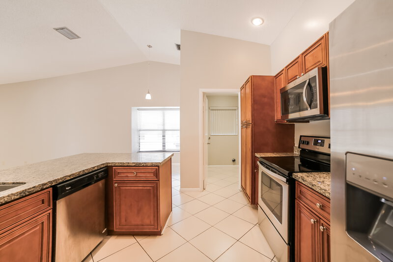 4,160/Mo, 10768 NW 17th St Coral Springs, FL 33071 Kitchen View