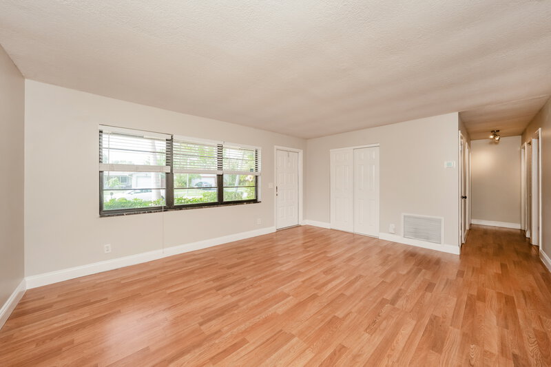 2,995/Mo, 9104 Affirmed Ln Boca Raton, FL 33496 Living Room View 2
