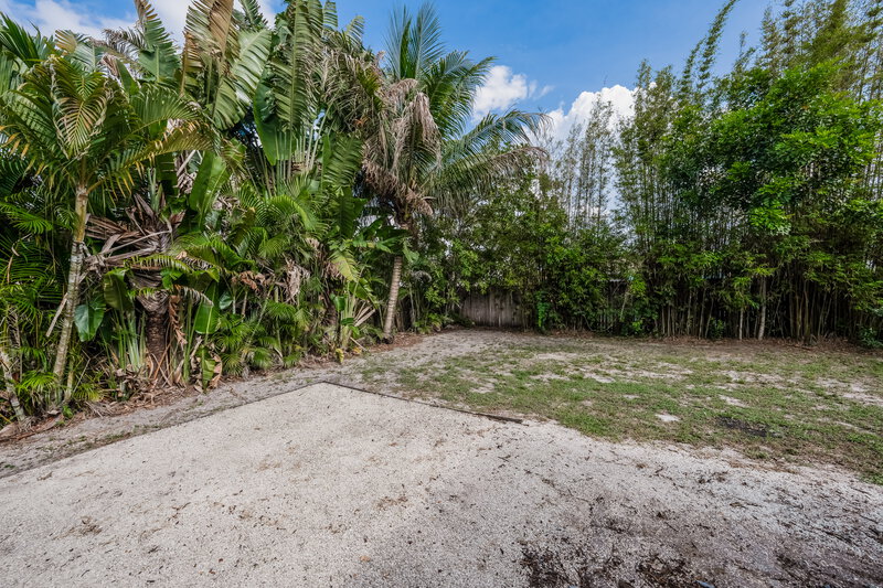 2,995/Mo, 9104 Affirmed Ln Boca Raton, FL 33496 Backyard View