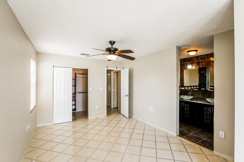 3,165/Mo, 4771 SW 154th Ave Miami, FL 33185 Main Bedroom View