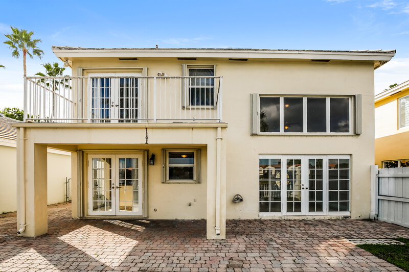 3,165/Mo, 4771 SW 154th Ave Miami, FL 33185 Rear View