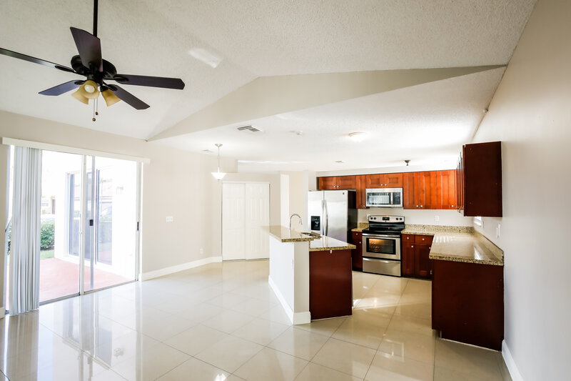 3,255/Mo, 2190 NW 191st Ave Pembroke Pines, FL 33029 Kitchen View 2