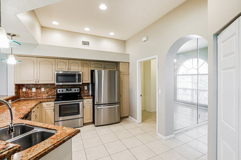 3,015/Mo, 109 Black Olive Cres Royal Palm Beach, FL 33411 Kitchen View