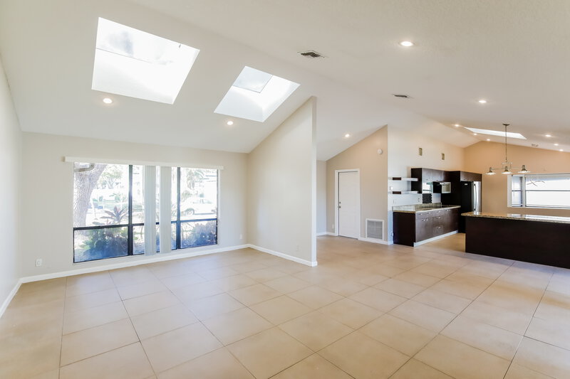 5,250/Mo, 11236 NW 7th St Coral Springs, FL 33071 Living Room View