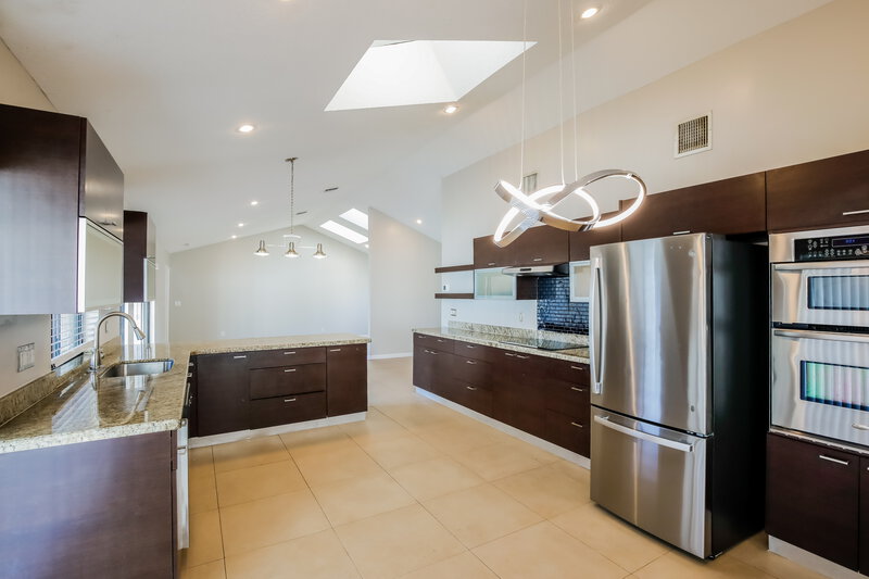 5,250/Mo, 11236 NW 7th St Coral Springs, FL 33071 Kitchen View 2