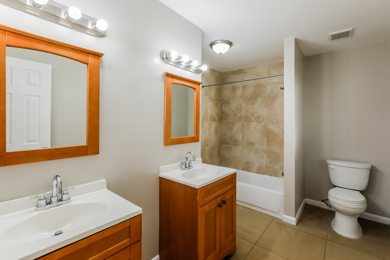 5,250/Mo, 11236 NW 7th St Coral Springs, FL 33071 Bathroom View