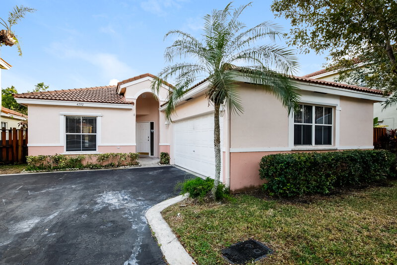 2,975/Mo, 4792 NW 5th Pl Coconut Creek, FL 33063 External View