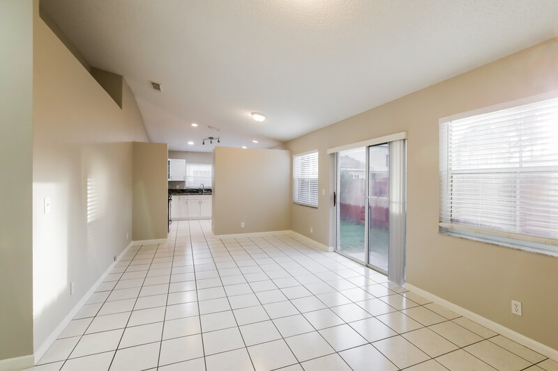 2,975/Mo, 4792 NW 5th Pl Coconut Creek, FL 33063 Living Room View