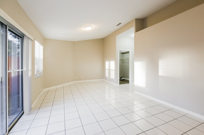 2,975/Mo, 4792 NW 5th Pl Coconut Creek, FL 33063 Living Room View 2
